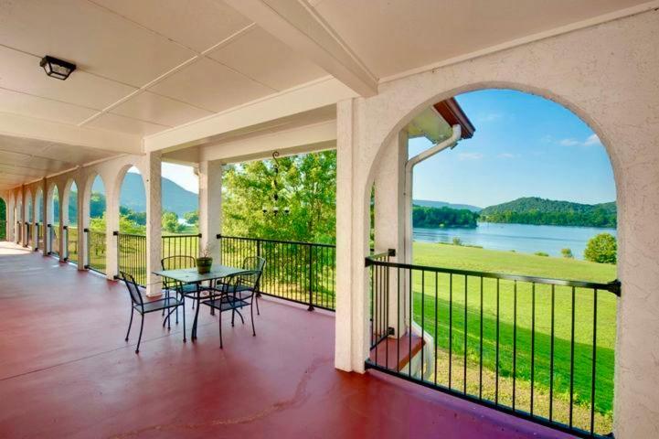 Tennessee Room At Tennessee Riverplace Chattanooga Exterior photo